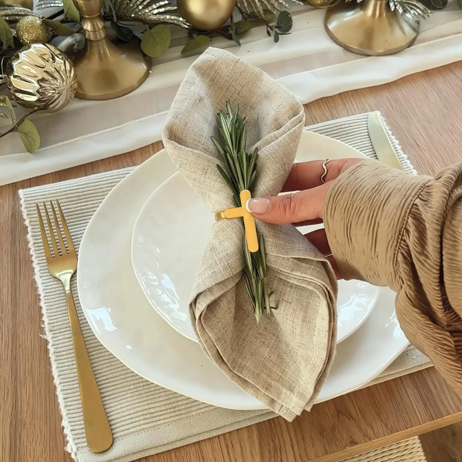 

4pcs Rings Elegant Napkin Rings Set Table Decor for Weddings Hotels Metal Buckle Serviette Holder Dining Accessories