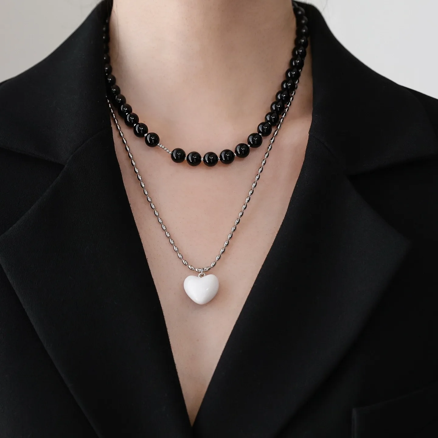 

Black White Beaded Necklaces for Women, Luxury Heart Choker Necklace, Vintage Chain Jewelry