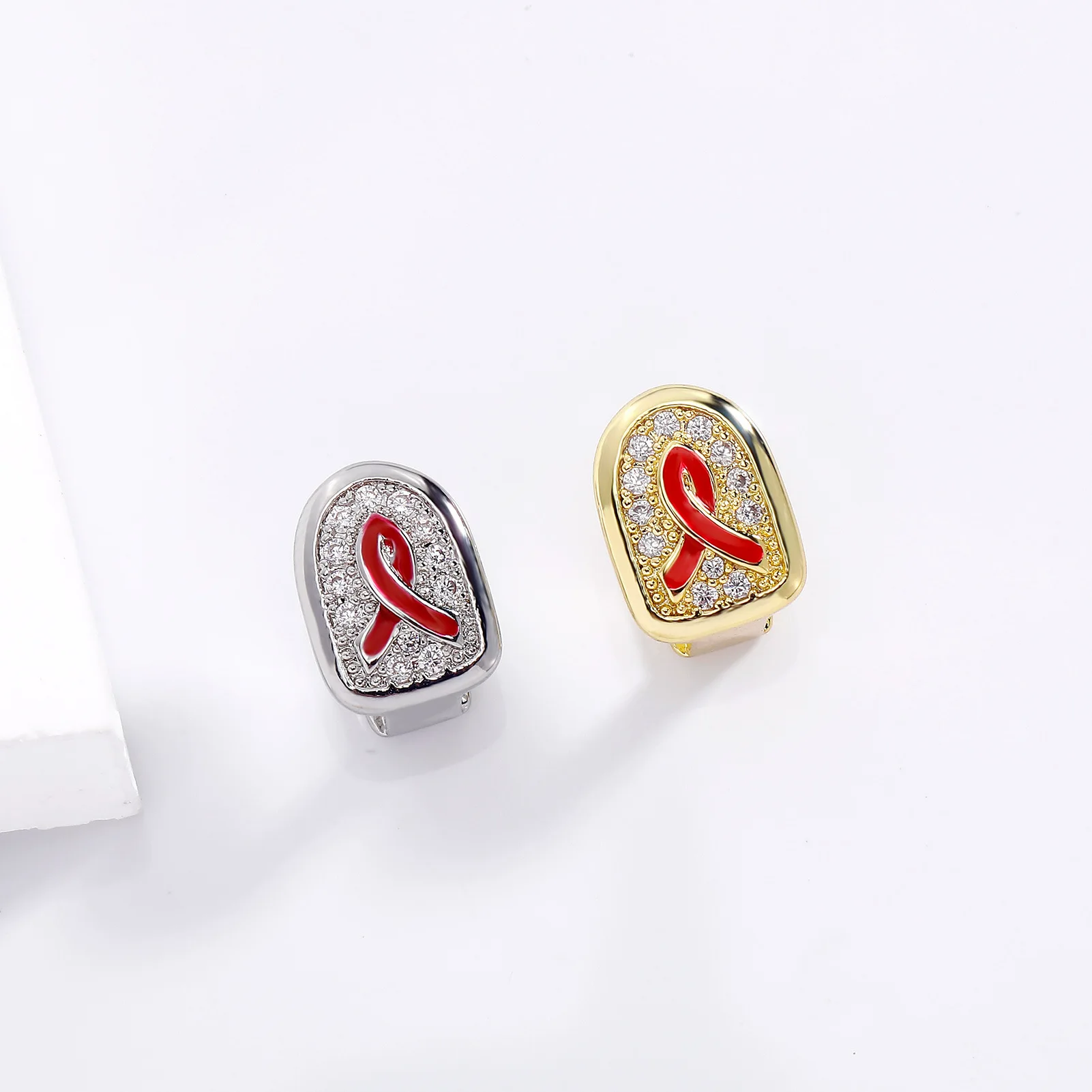Red Enamel Ribbon Single Tooth Grillz Full Iced CZ Hip Hop Singer Trendy Tooth Jewelry Men Women Party Cosplay Decor Wholesale