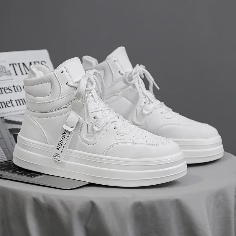 

2025 New Spring Men‘s Boots Korean Version Fashion Casual Shoes High-Top Board Shoes White Zhongbang Short Boots Men's Sneakers