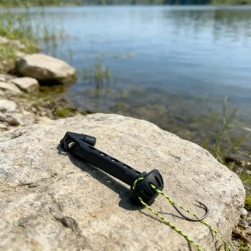 Portable Magnetic Fly Threader Lightweight Fishing Line Tool Easy Rigging for Small Flies & Tippet