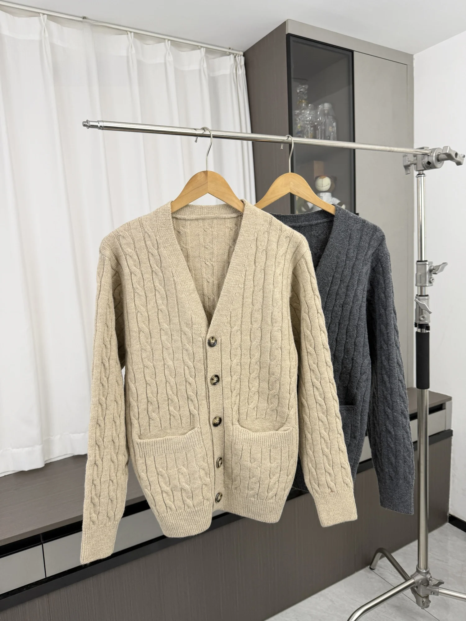 Classic Men's Knitted V-Neck Sweater Vintage Style Loose Fit Long Sleeve Warm Outerwear Autumn Fashion Nostalgic Twist Detail