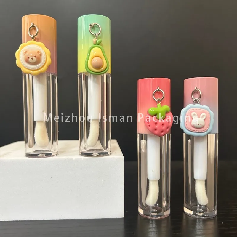

50Pcs 6ml Keychain Gradient Lipgloss Packaging Wand Tube Transparent Big Brush Empty Lip Gloss Container with Cute Pendants
