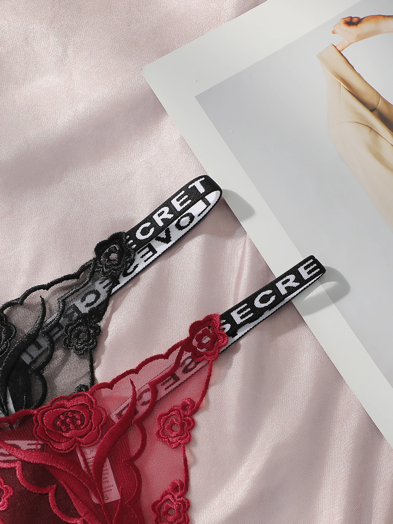 2 stücke Damen Neue Spitze Sexy Schwarz Und Weiß Gestickte Blume Drucken Sexy Set Tanga Unterwäsche C2648 – Detail 9