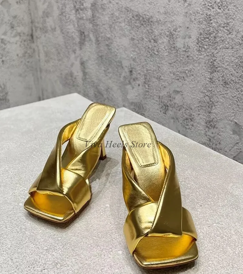 

Мягкие сабо из металлизированной кожи золотого/серебристого/черного цвета, сексуальные женские летние туфли на высоком каблуке с квадратным носком, новинка 2025, дизайнерские тапочки большого размера