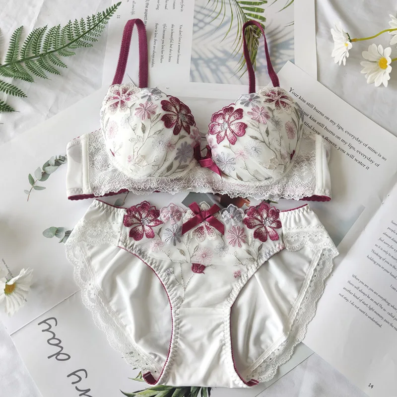 

Новое нижнее белье с вышитыми цветами, тонкие чашки со стальным кольцом, комплекты бюстгальтеров, двубортный комплект нижнего белья