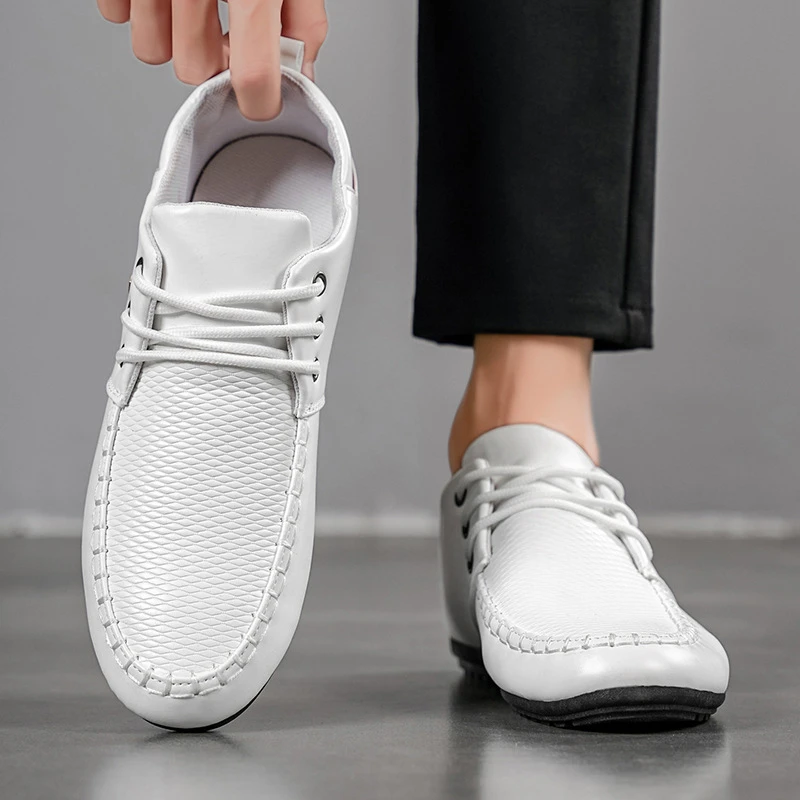 

White Faux Leather Loafers With Horse Emblem Lace Up Design Non Slip Soft Sole Comfortable Casual Driving Shoes For Business
