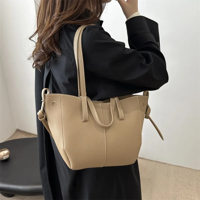 

Simple Retro Large Capacity Crossbody Shoulder Bag, Fashion Commuting Tote Bag, Korean Version Versatile Women's Bags for Work