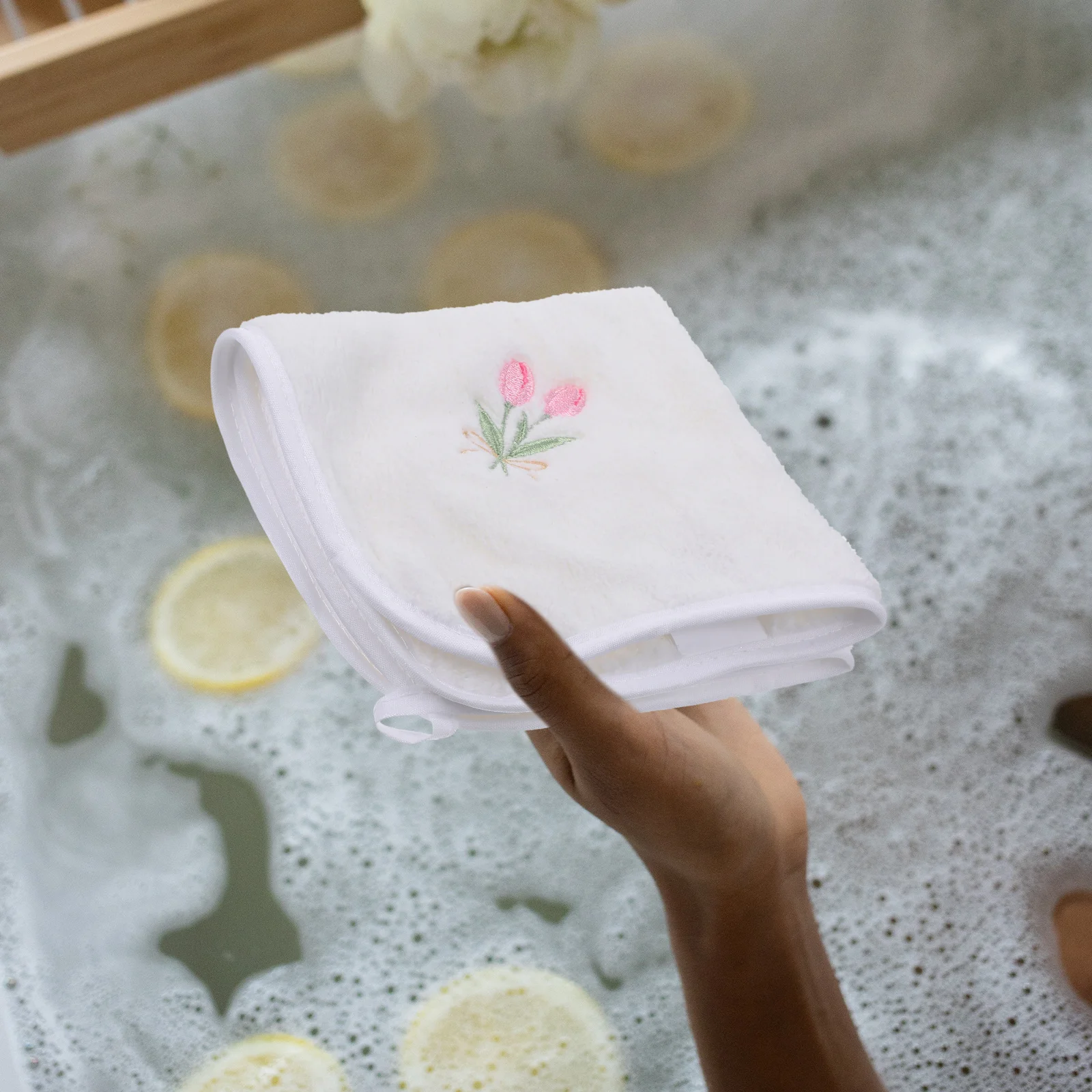 

Embroidered H kerchief Wedding Gift Tulip Design Quick Drying H Towels Bathroom Home Decor Gold Absorbent Kitchen