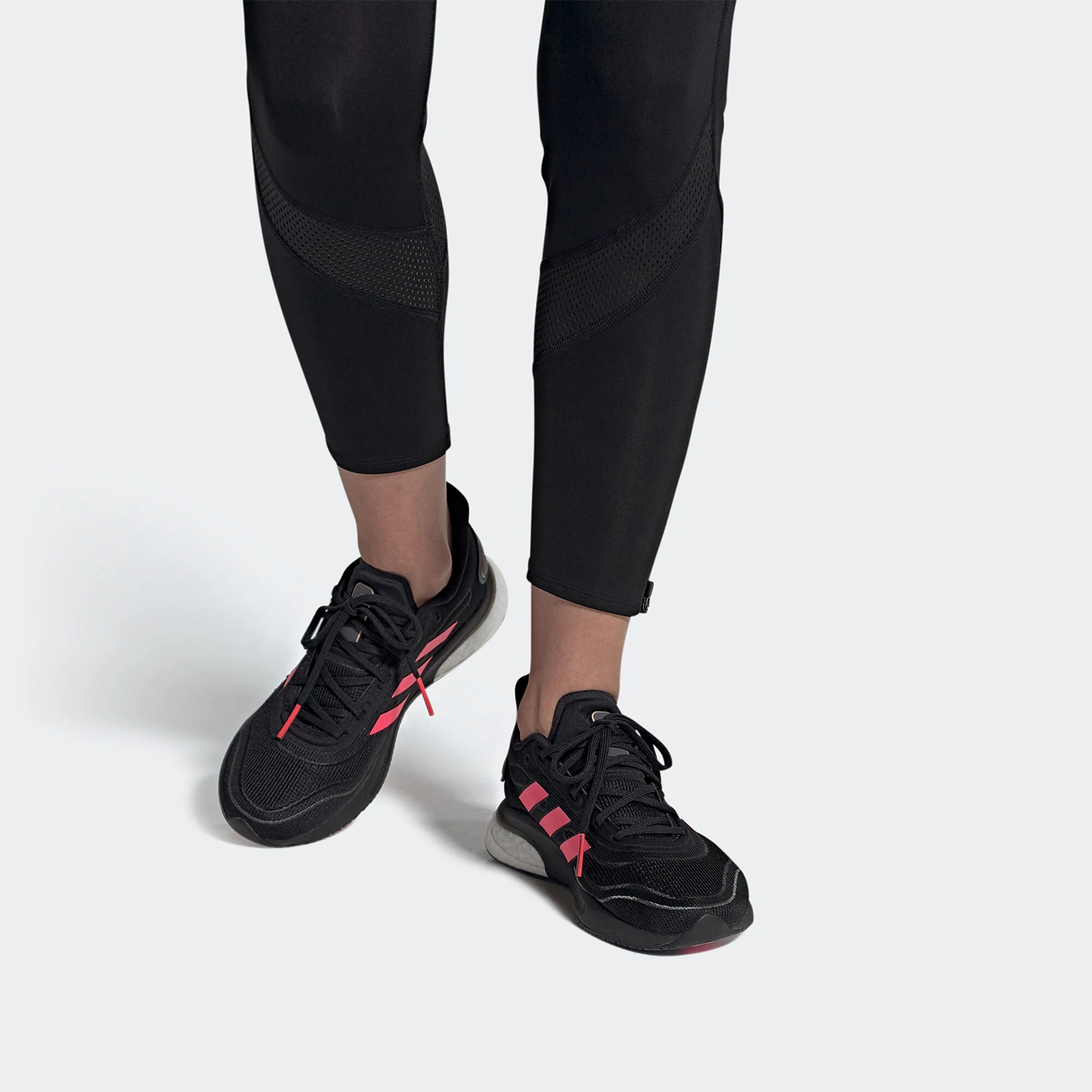 

Женские кроссовки Adidas New Season SUPERNOVA W FV6022