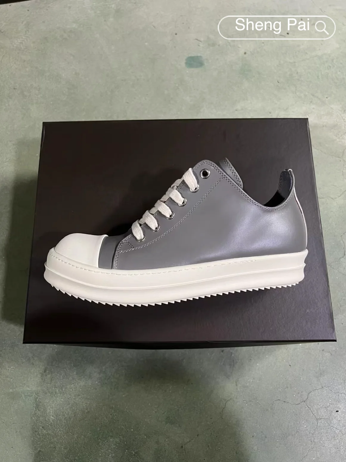 

Luxury Men's Leather Sneakers Elephant Gray Breathable Comfortable Low Top Casual Shoes Fashion Retro Non-Slip Outdoor Flats