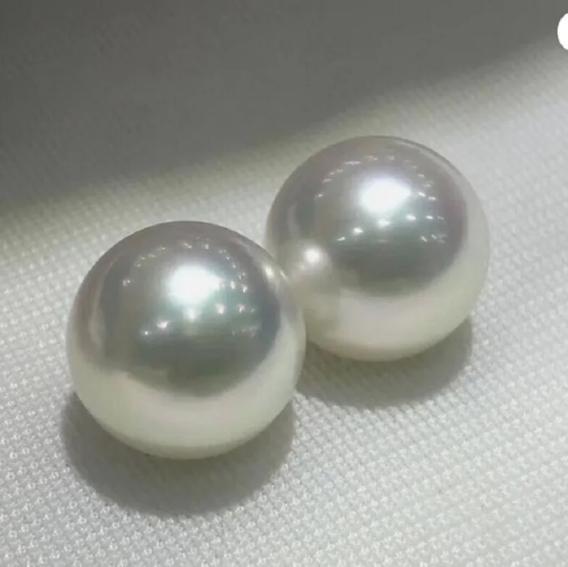 

Gorgeous NATURAL HUGE AAAA 11-12mm south sea white Round pearl earring 14k GOLD