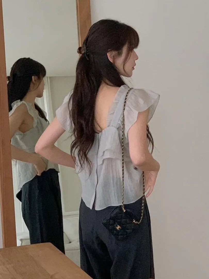 เสื้อผู้หญิงสไตล์เกาหลี ทรงหลวม คอเหลี่ยม แต่งลูกไม้หวานๆ แนวแฟรี่  ความยาวระดับเอว  สีสันสดใส เหมาะสำหรับใส่ไปทำงาน