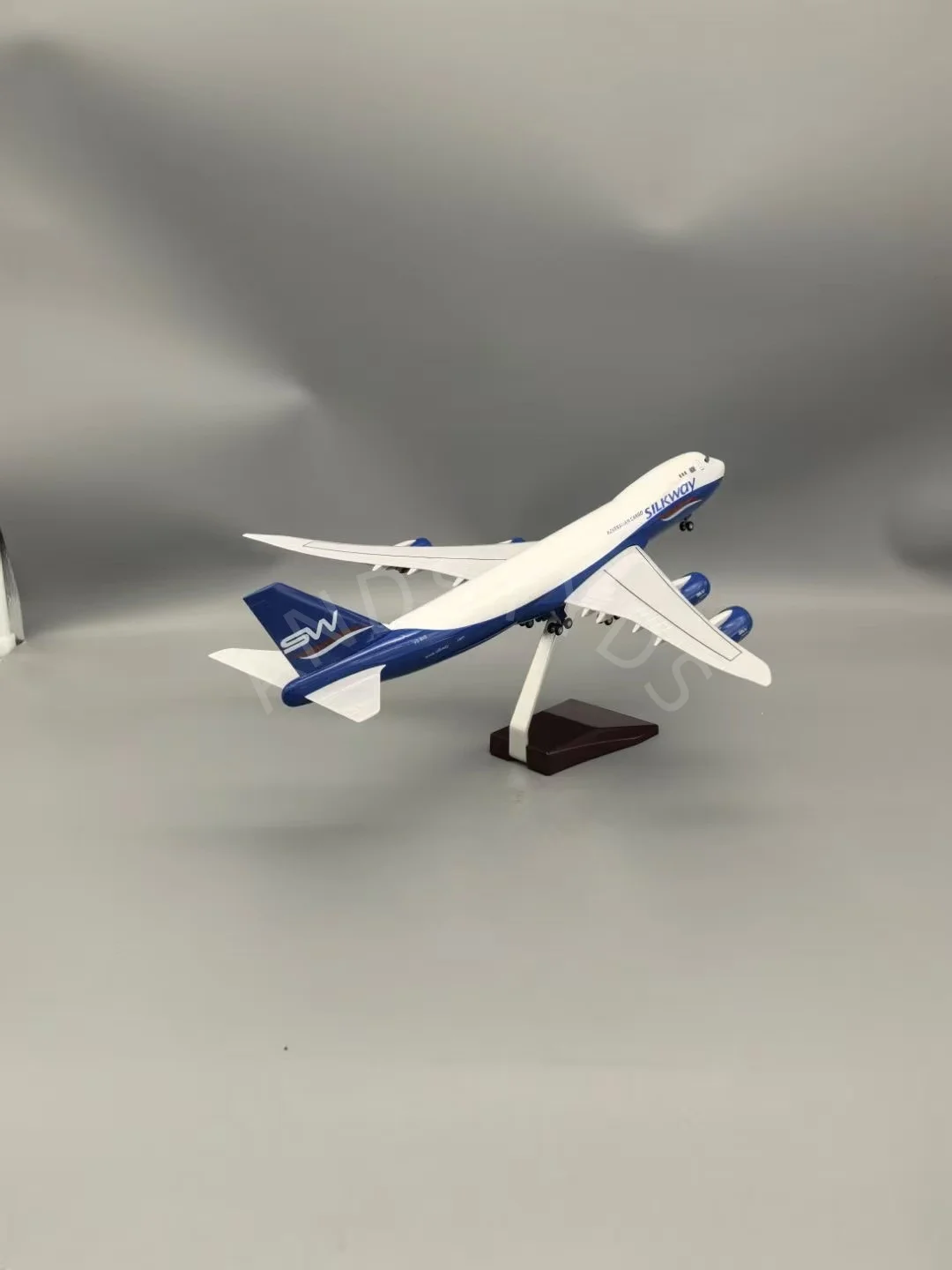 جديد 1/160 B747 نموذج طائرة أذربيجان سيلكواي الهواء 747 B747-8 طيران نموذج البضائع طائرات الراتنج يموت الصب نموذج طائرة العرض