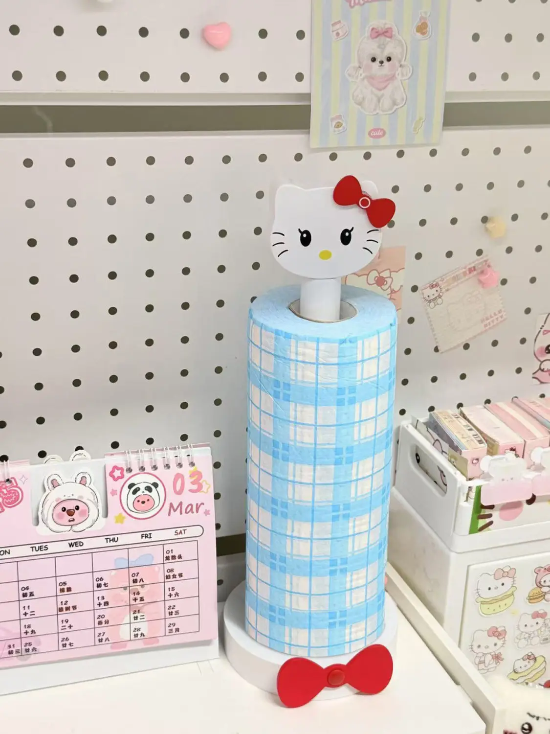 Kawaii Sanrio Hello Kitty porte-mouchoirs en bois dessin animé mignon sans poinçonnage support de rangement de cuisine porte-mouchoir domestique Vertical