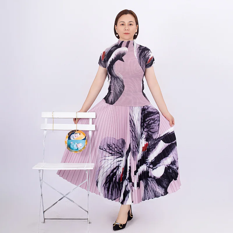 

Miyake Pleated 2023 New Printed Corn Pleated Short Sleeve Two Piece Loose Size Women's Skirt Set