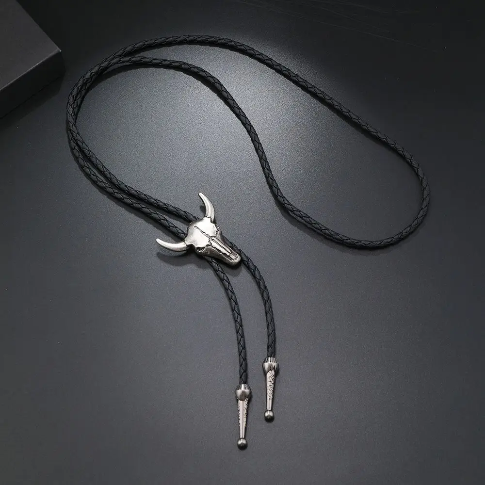 Collana da uomo in stile etnico unico Collana con ciondolo testa di bue dorato in argento Accessori per gioielli Collana in pelle PU in rame regalo