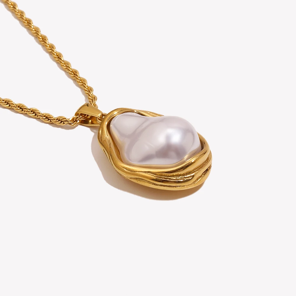 E.B.belle Alien Baroque Imitation Pearl Patterned Necklace 18K Gold Plated Accessories 316L Stainless Steel Jewelry