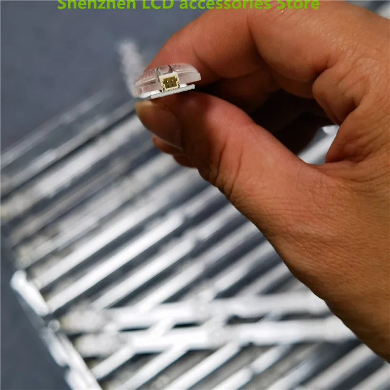 2 ชิ้น/ล็อตสำหรับ LCD TV Backlight บาร์ HD32L71A-V01 DSBJ-WG 31.11.031500050 563 มม.8 LEDs 100% ใหม่ 3V