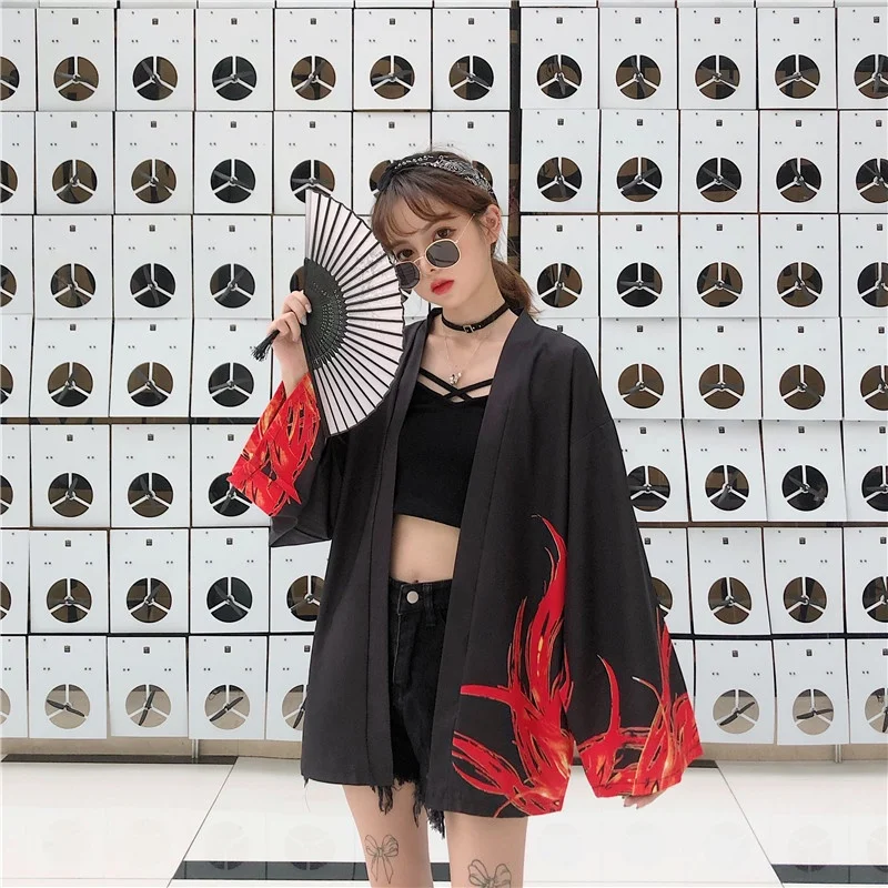 أبيض أسود فضفاض الصيف Harajuku الأزياء اليابانية تأثيري كيمونو المرأة واقية من الشمس سترة الملابس