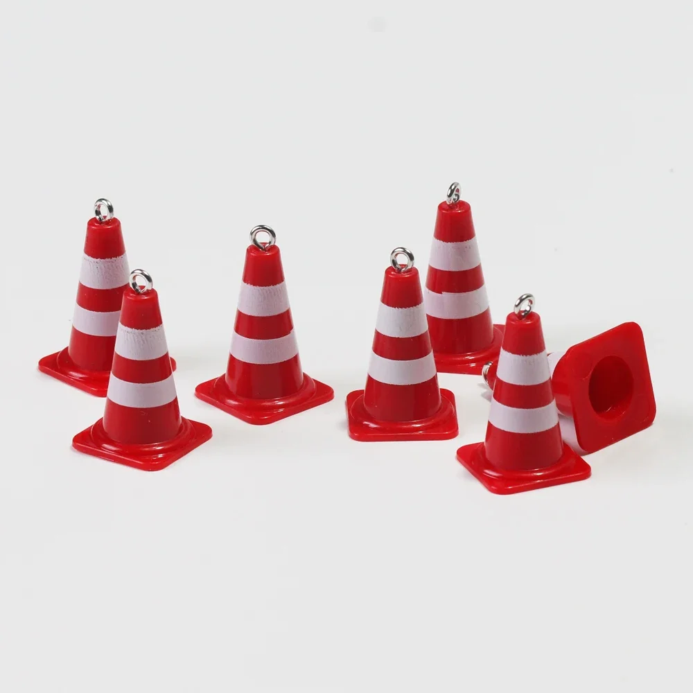 Engraçados Mini Barricada Encantos, Sinal de Estrada de Plástico, Cones de Tráfego Pingentes para Colar, Brincos, Chaveiro, Jóias DIY Fazendo Suprimentos