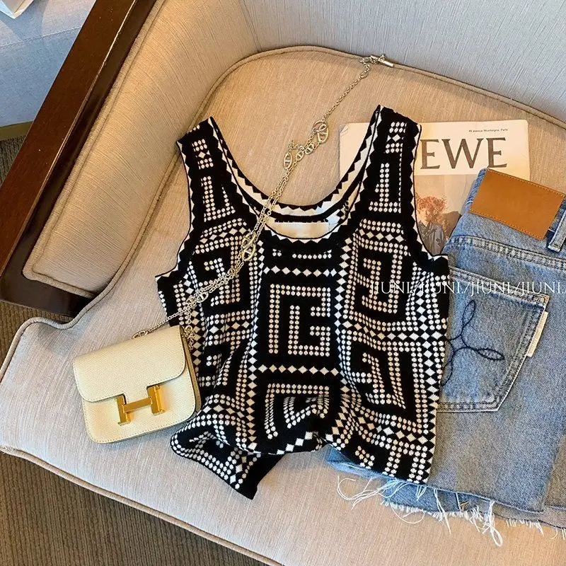 Retro Minority Black Knitted Lady Vest Women 2022 Summer New Slim Sleeveless Hot Sexy Girls Top Y2k Clothes