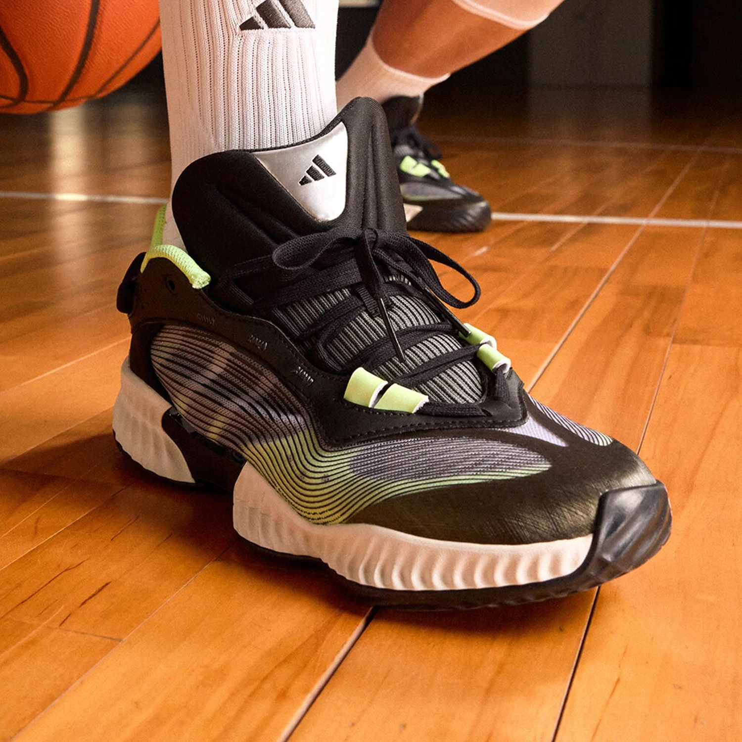 

Оригинальные мужские баскетбольные кроссовки Adidas PRO VENTILATE LOW Performance JH5838