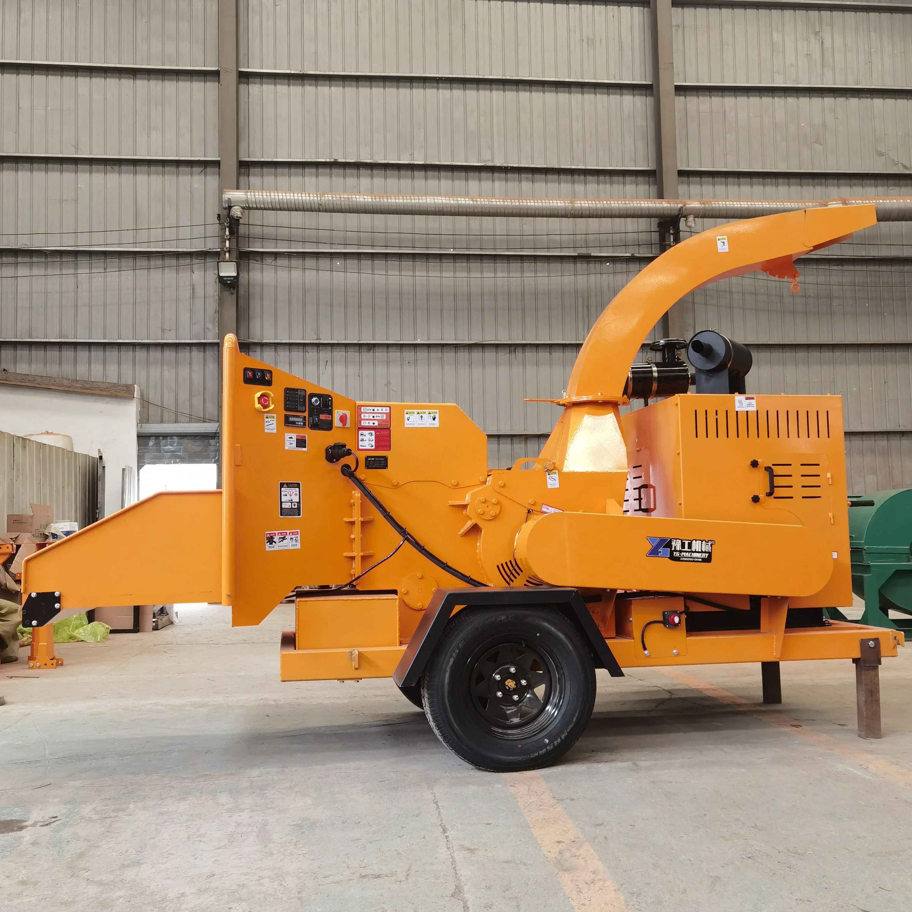 Tree Log Wood Crusher Pulverizer / Wood Crushing Grinding Machine for Sawdust