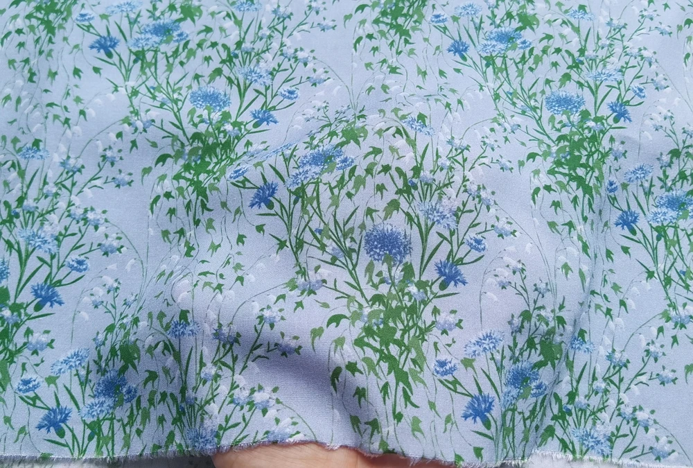 

50 см * 140 см синяя поплиновая ткань с цветочным цифровым принтом шириной 55 дюймов, мягкий хлопок на ощупь для одежды