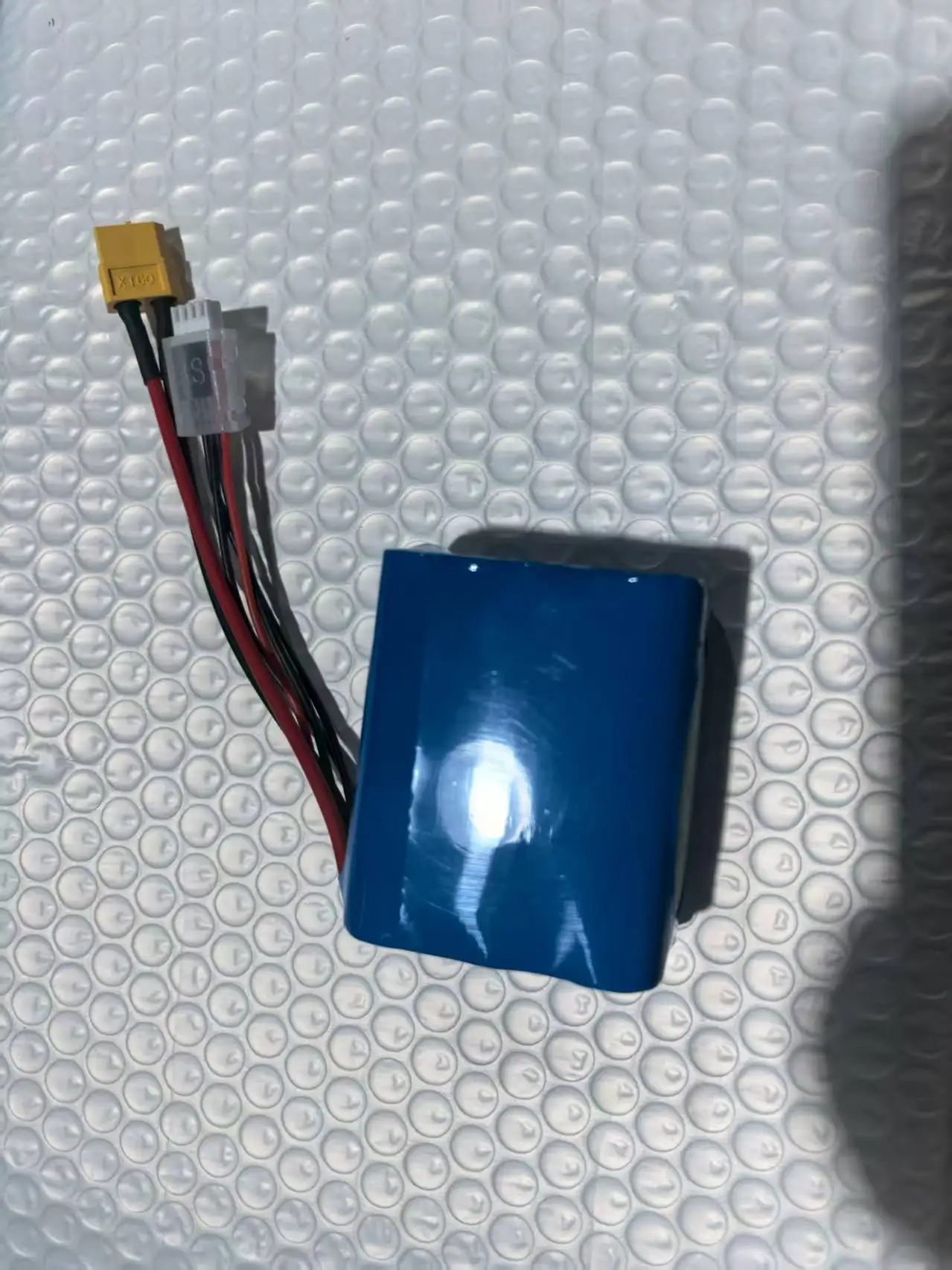 

3S 11.1V 4000mah 10C rate lithium-ion battery, suitable for drones/helicopters/model aircraft/remote control cars