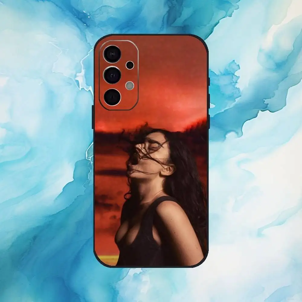 حافظة هاتف Singer C-CharliXCX BRAT لهاتف سامسونج جالاكسي A73، A72، A71، A70، A53، A52، A51، غطاء أسود ناعم آخر