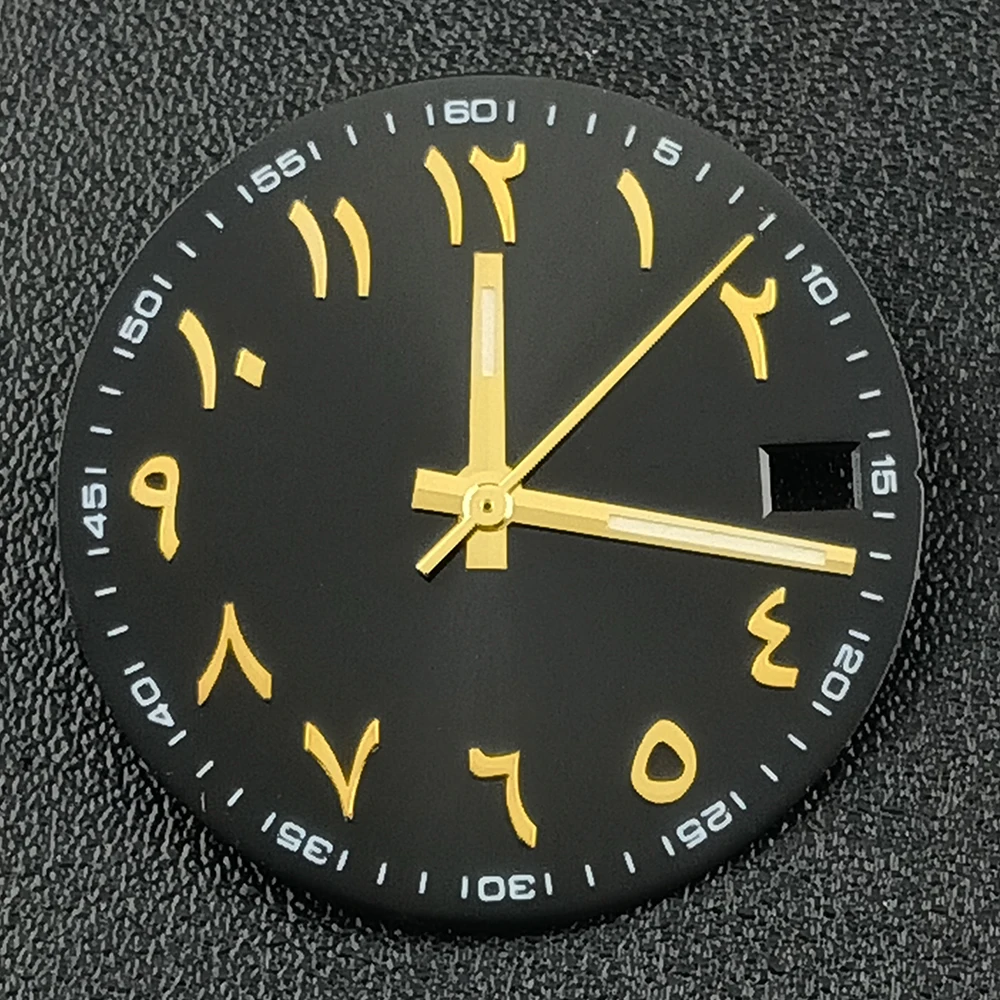 28.5mm アラビア数字ダイヤルカスタムロゴメンズ腕時計、夜光ダイヤルなし、NH35 ムーブメント時計アクセサリーに適しています