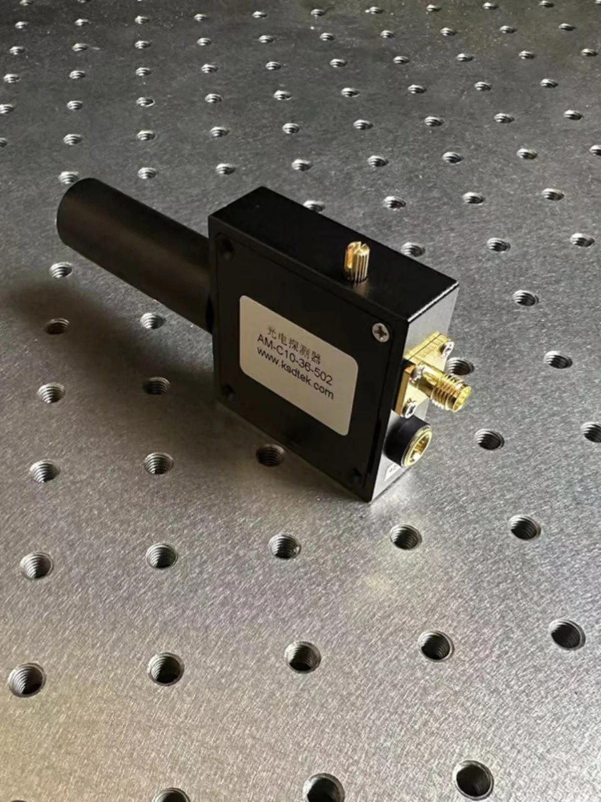 Continuously Adjustable Amplification Large-scale Photodetector Amplification Photodiode Detector 320-1700nm