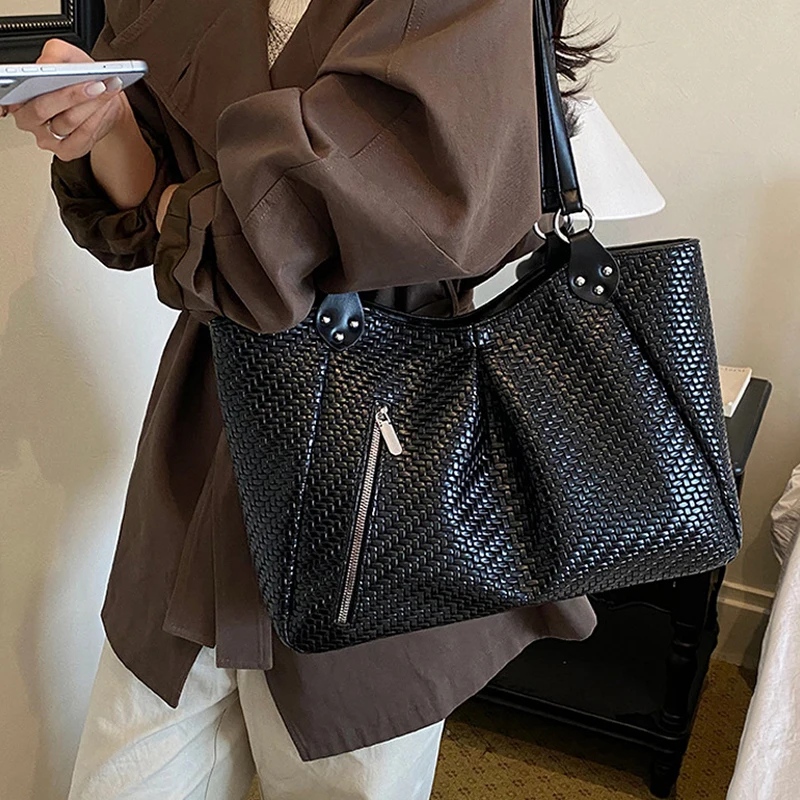 Koreanische Schultertasche mit seitlichem Reißverschluss, Vintage Casual Handtasche für Damen, minimalistische, schicke, einfarbige Rattan-Webtasche, Einkaufstasche – Detail 9