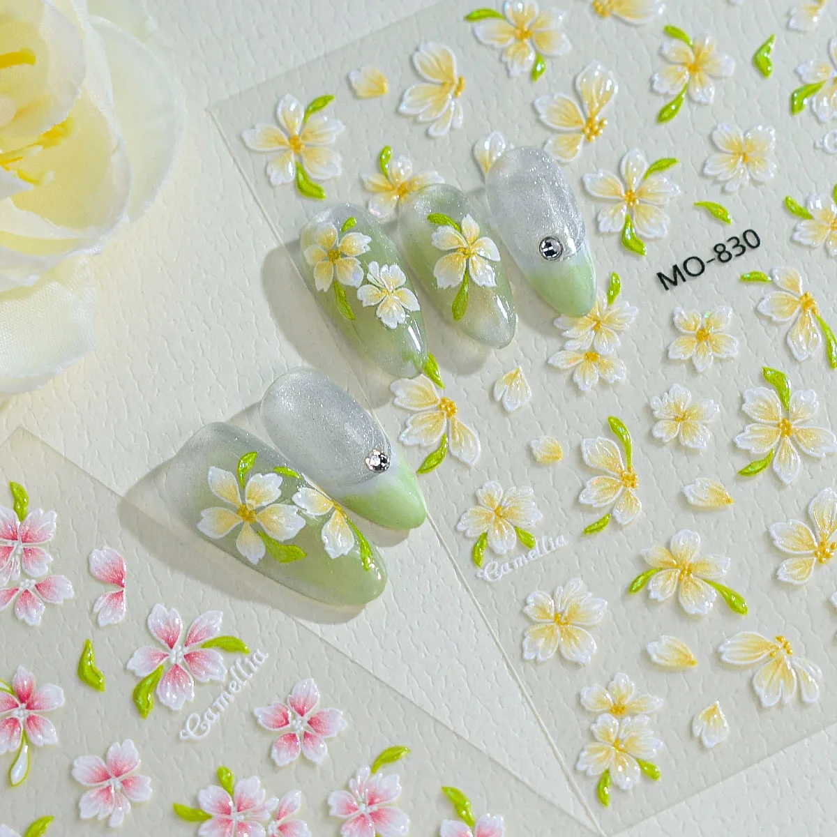 3 piezas de pegatinas 5D en relieve para decoración de uñas, con diseño de flores de camelia en amarillo, rojo y rosa.
