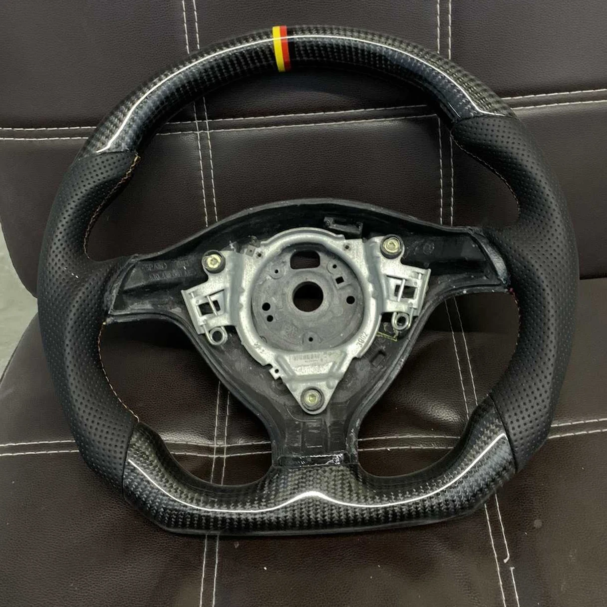 Replacement Real Carbon Fiber Steering Wheel with Leather for VW Volkswagen Golf 4 Mk4 GTI 1997-2002