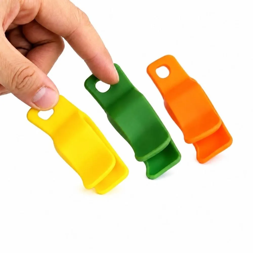 Quick Wear 3D Printed Shoe Helper Plastic Curved Shape Shoe Tool Hand Grip Portable Heel Guard For Elder