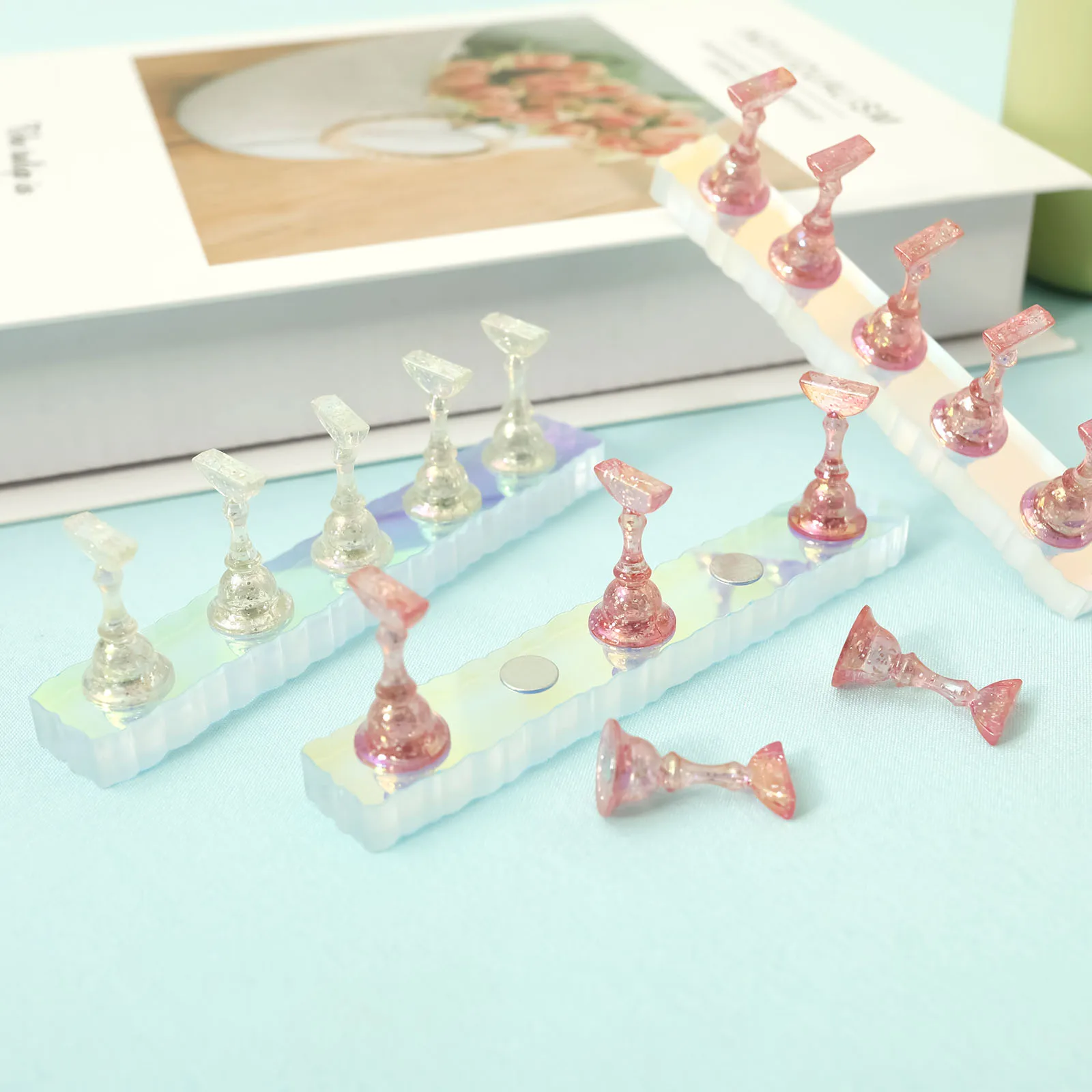 

3Pcs Magnetic Nail Art Holder Acrylic Nail Display Stand Nail Practice Stand for Nail Artists Beginners Home DIY Supply Tools
