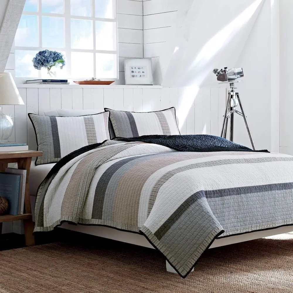 

Cotton Reversible Queen Quilt Set with Matching Shams, All-Season Bedding in Tan/Grey