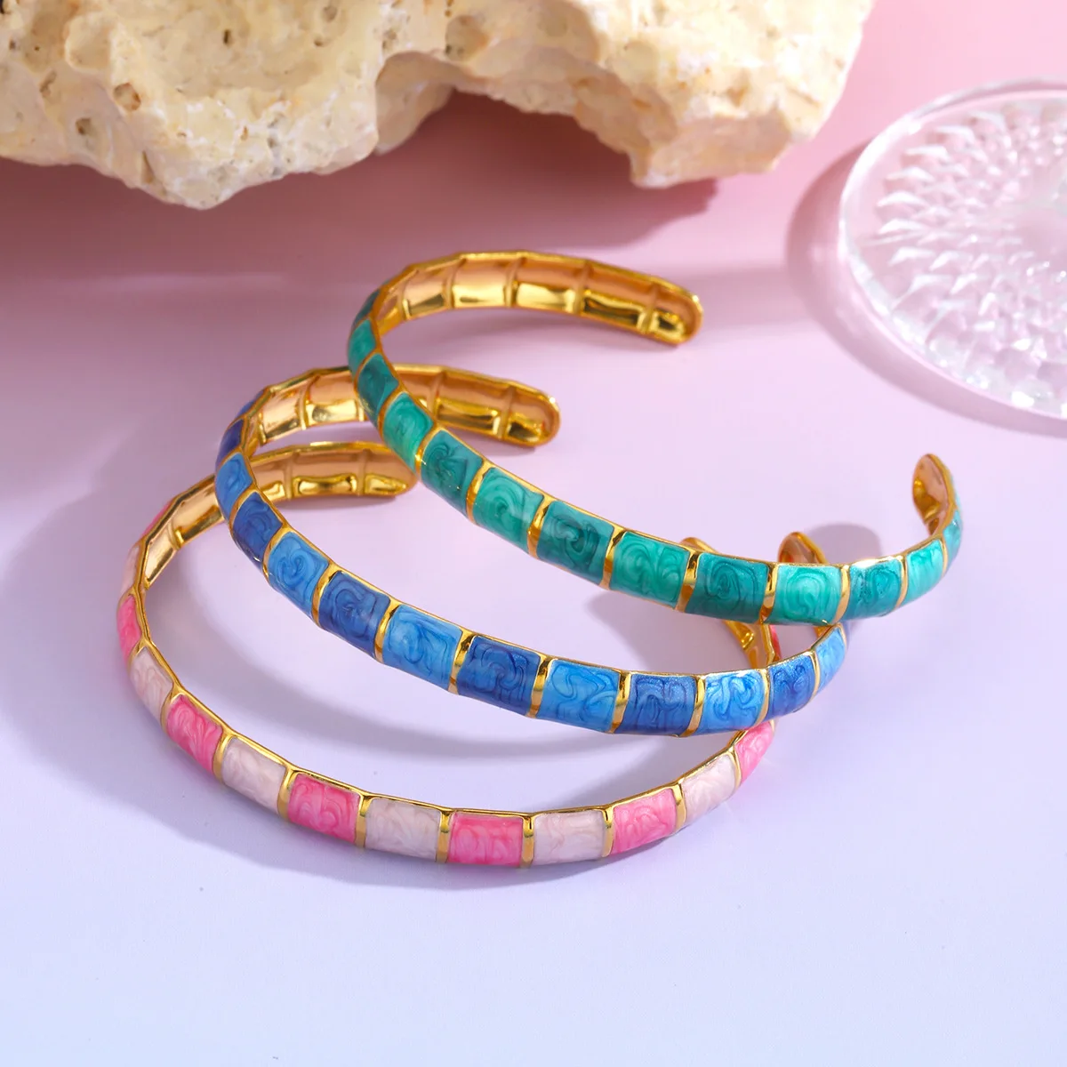 Colorful Swirl Enamel Bangle Bracelet for Women Gold Trim Grid Segmented Stainless Steel Cuff Wristband Jewelry Party Gift