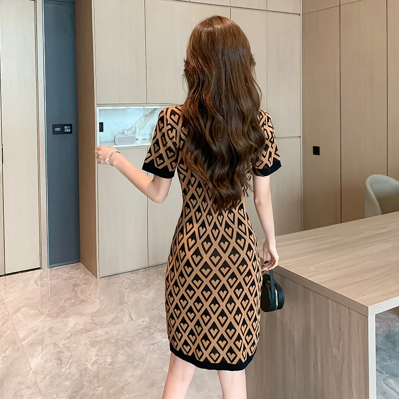 YUQI Elegant Diamond Retro Jacquard Short Sleeve Slim Dress for Women Office Ladies Knitted Midi Dresses Skinny Fashion Summer