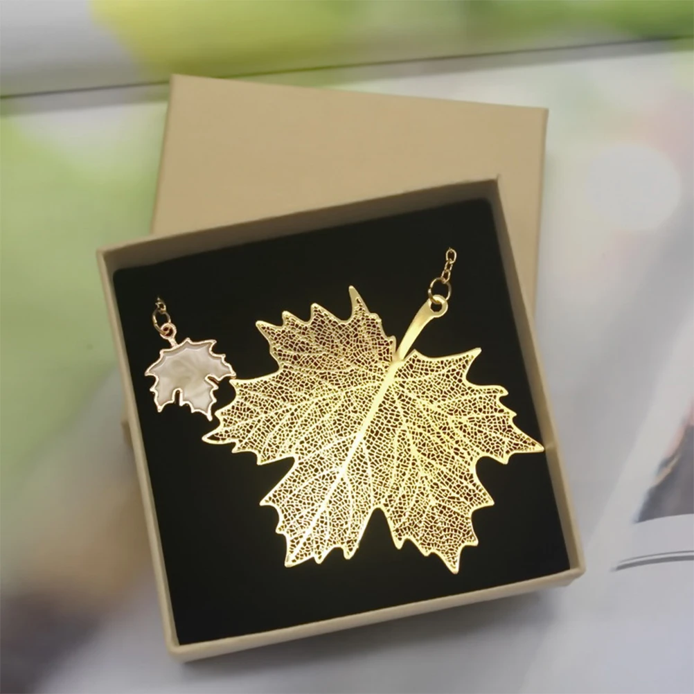 

2Pcs Maple Leaf Brass Hollow-Out Bookmarks Metal Reading Page Markers Elegant Book Marker Gift for Book Lovers