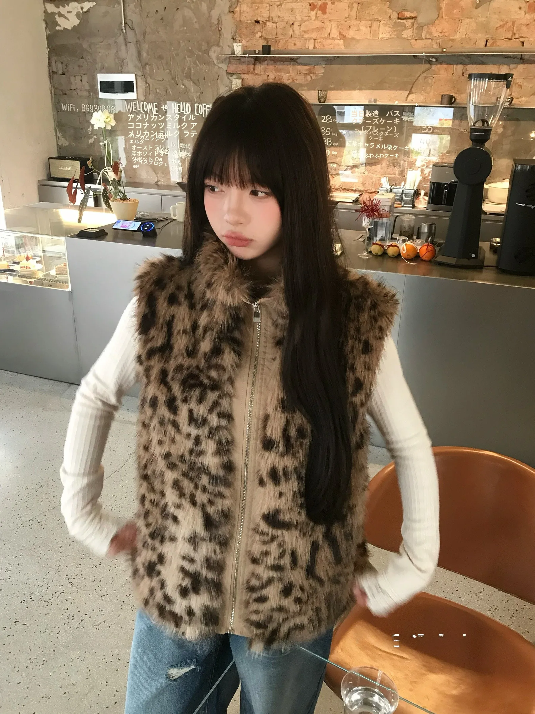 

Модный теплый женский кардиган-жилет оверсайз из искусственного меха с леопардовым принтом в корейском стиле, роскошная верхняя одежда