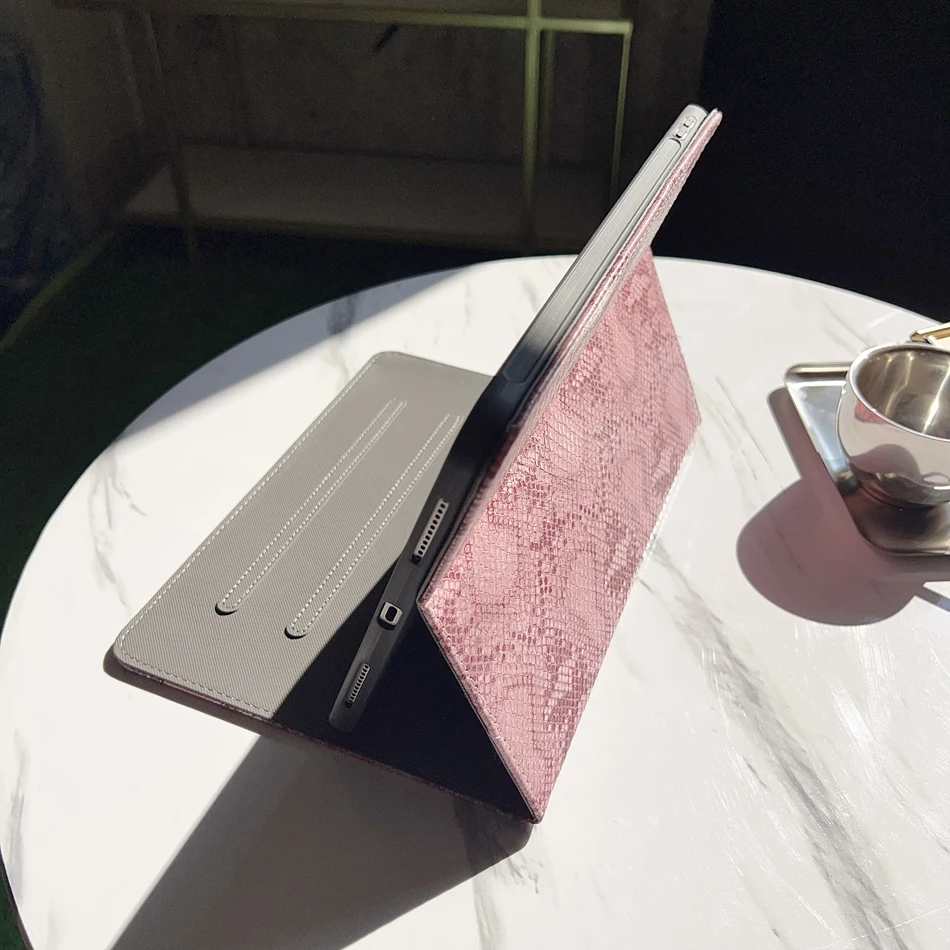 Luxury Snake Texture Stand Case For iPad 6 7 8 9 10th 11th Generation Case Air 3 4 5 Pro Mini 2025 A16 2026 10.2 10.9 11 Cover