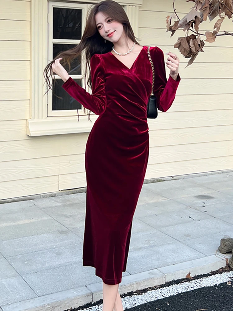 2025 Black Velvet Long Sleeve V-Neck Sexy Dress Women Korean Vintage Hepburn Dress Autumn Winter Elegant Pleated Bodycon Dresses