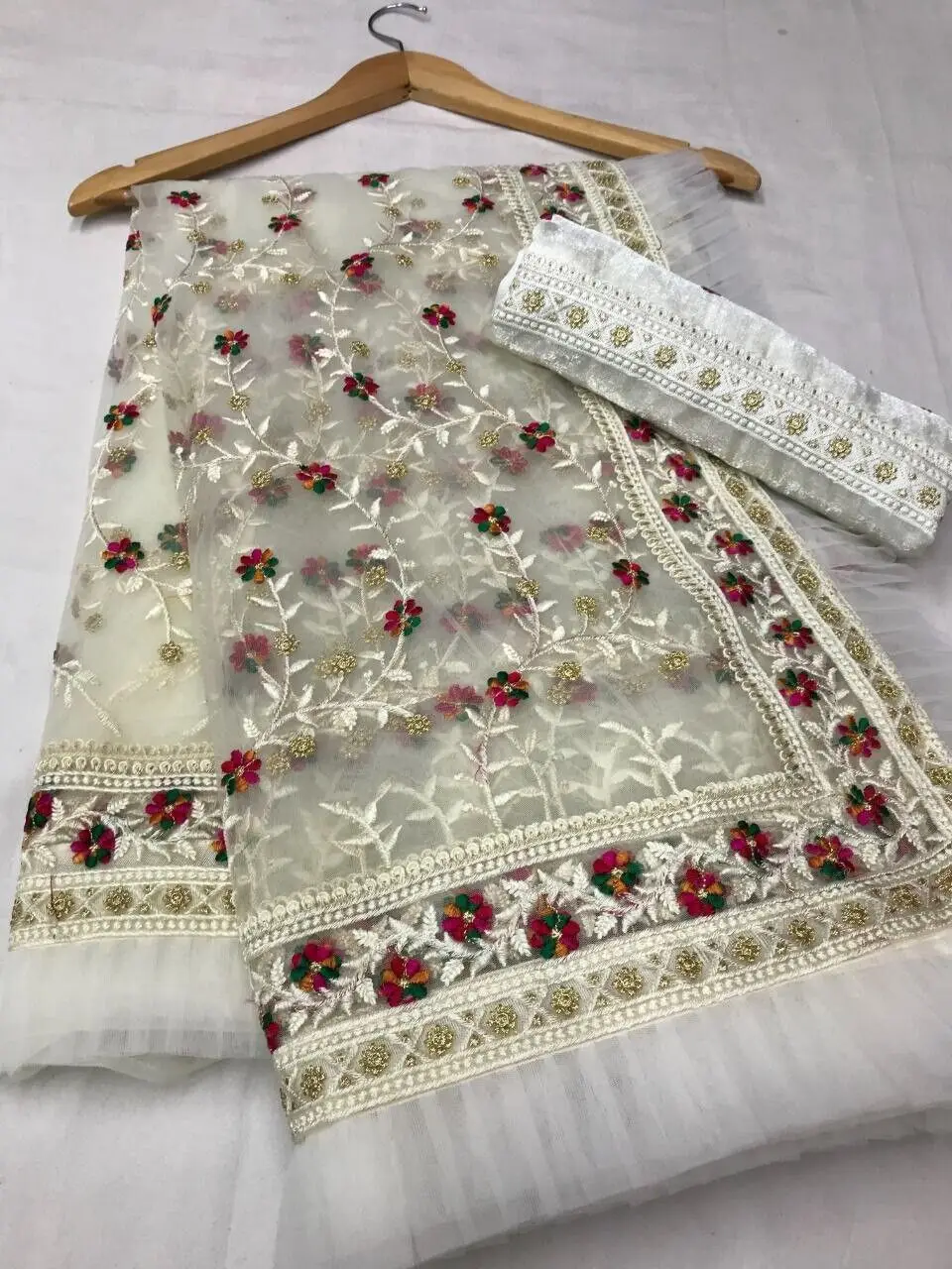 

White Mesh Indian Sari Clothing Ethnic Traditional Embroidery Printing Sarees