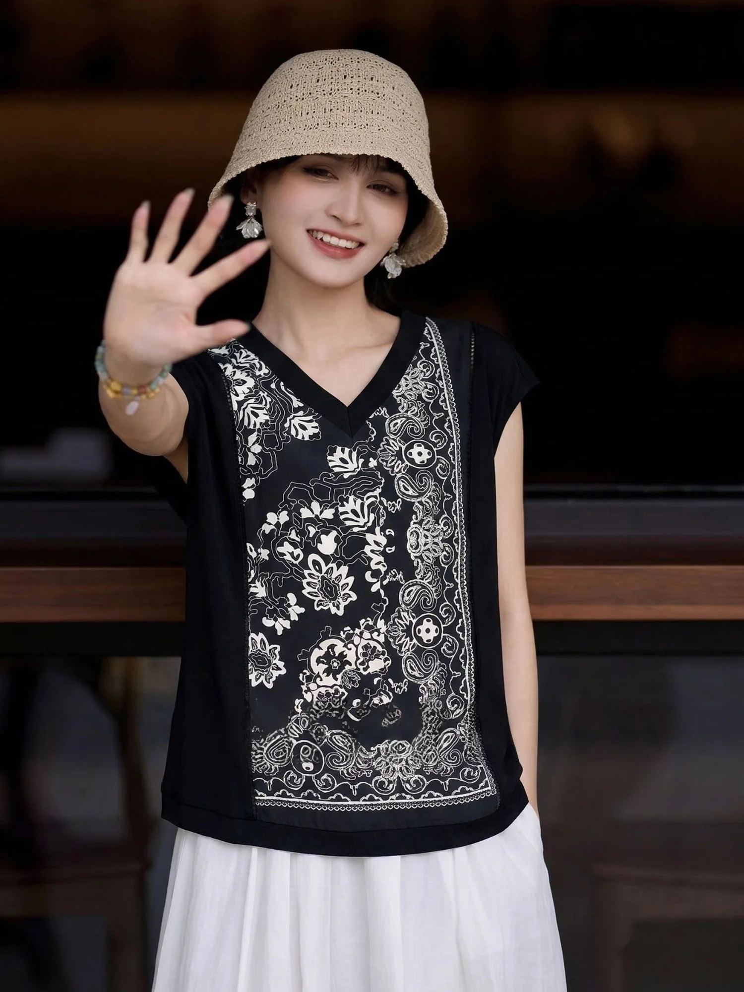 

Chivirin Black V-Neck Short Sleeve Cotton T-Shirt Women's Loose Fit Summer Slimming Top Simple Style Casual Wear