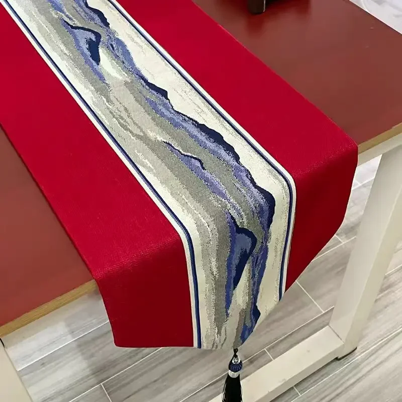 Рисунок 5 - Китайский красный стол с кисточками