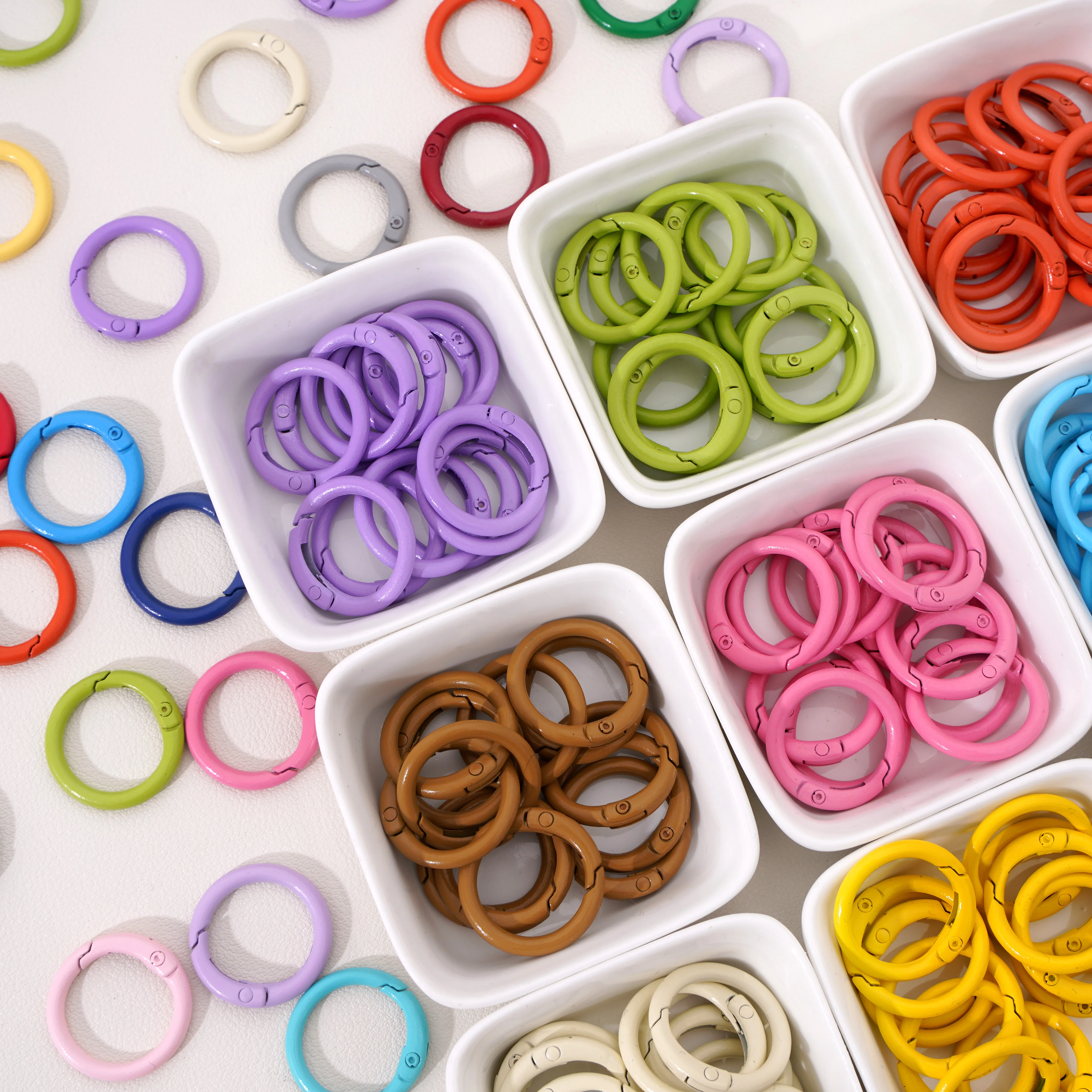 Multiple Colors Metal O Ring Spring Clasp Openable Round Carabiner Keychain Clips Hook Dog Chain DIY Jewelry Buckle Connector