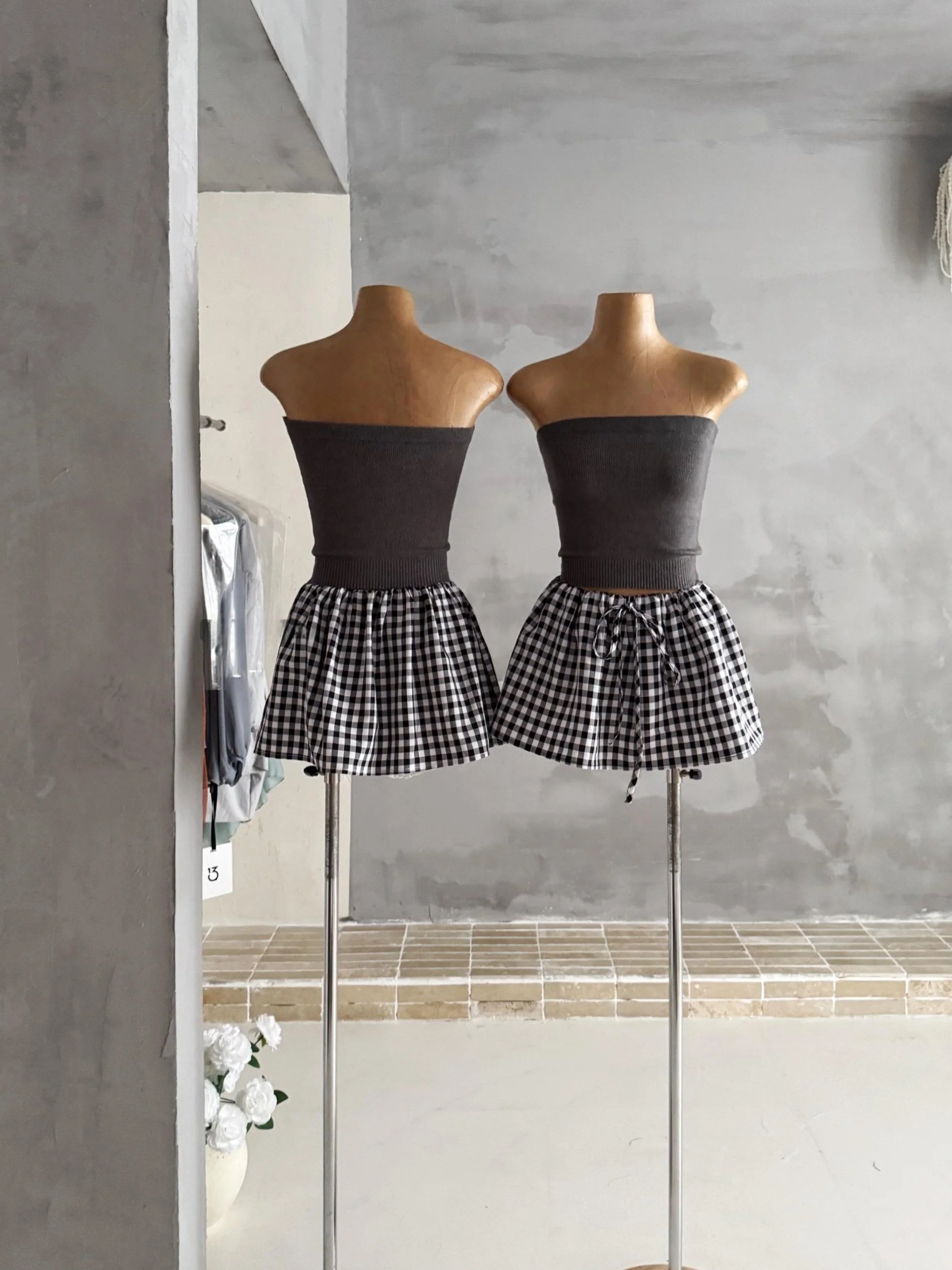 

Thirteen Rows Private Custom M Set Pure Desire Retro Knitted Tube Top Plaid Bloom Half Skirt Set Women's Fashion Summer Outfit